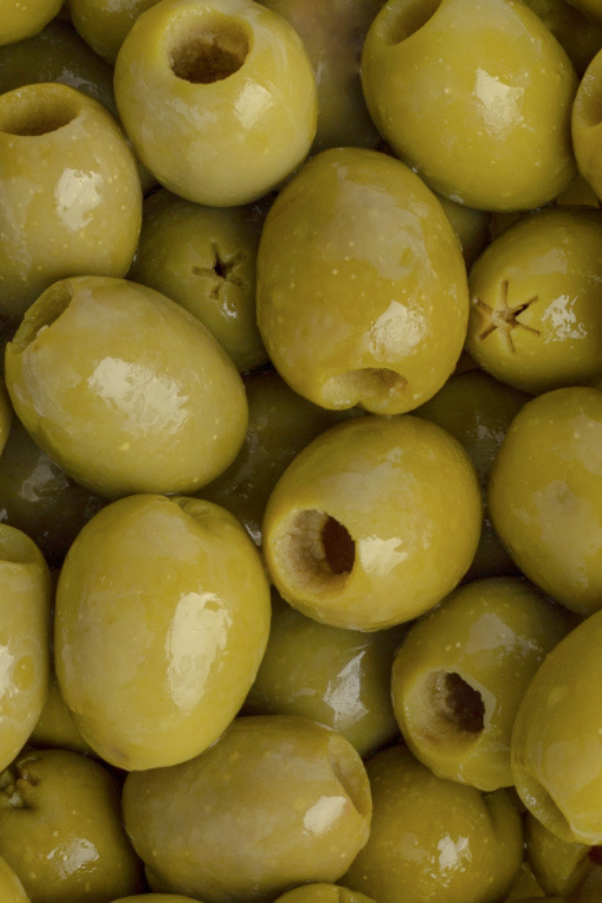 Pitted Olives ~ Gordal Picante Pitted Green Olives, Medium Tin (600G drained)