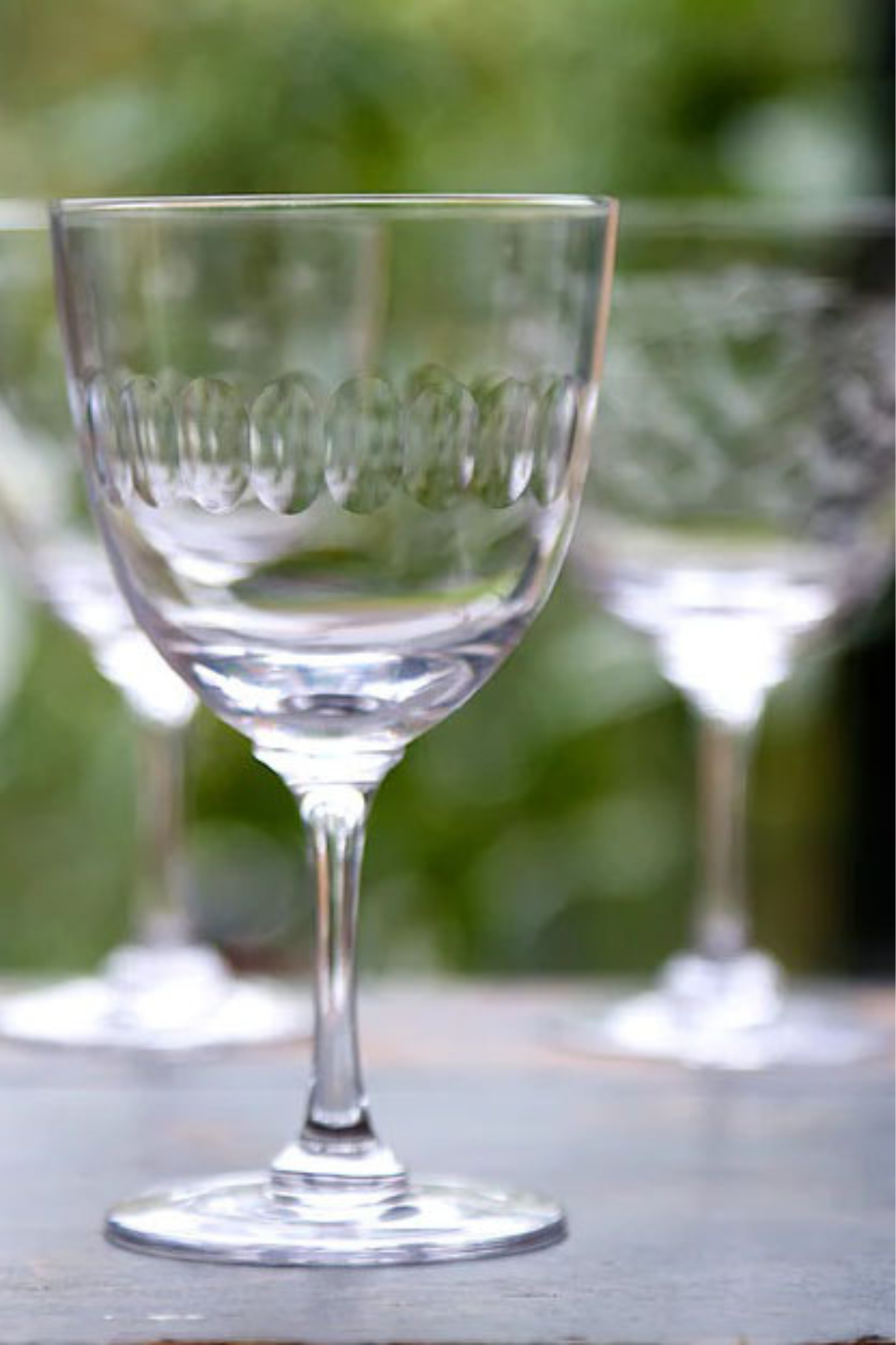 Crystal Wine Glasses with Lens Design